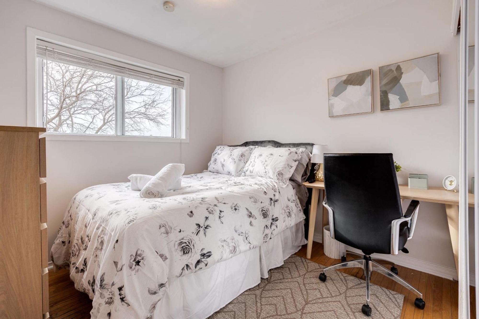 Apartment Eglinton West Guest Toronto